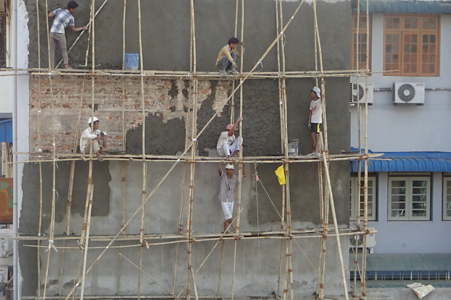 ミャンマーの建設現場｜中西産業株式会社